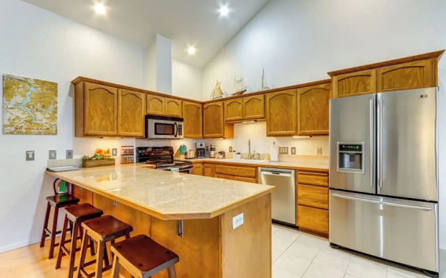 Walk Downtown: Modern 'coeur D'alene Getaway'