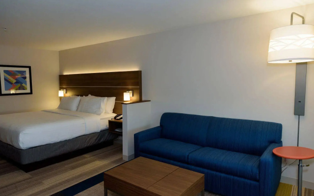 Holiday Inn Express & Suites McKinney - Frisco East by IHG