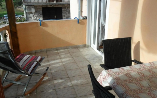 Ralje - 100m from the sea & free parking - A1(2+1)