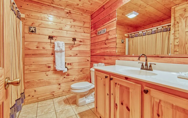 Smoky Mountain Retreat by Vtrips