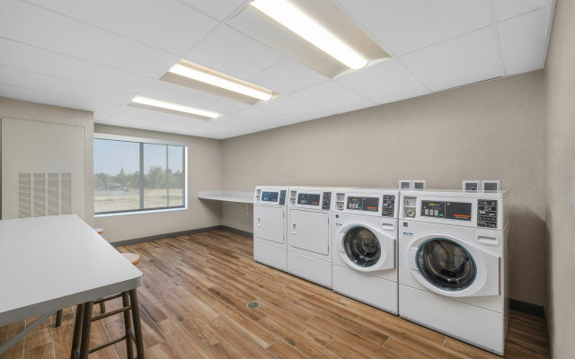 Hampton Inn & Suites Bakersfield Central