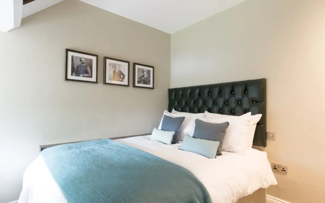 Hallgarth Manor House, Signature Collection