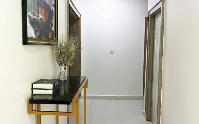 Luxurious 3BR Apartment 247 Power City Views