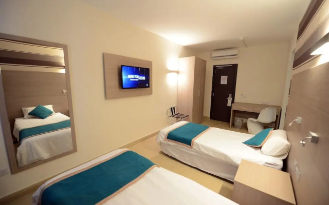 Days Inn Hotel & Residence