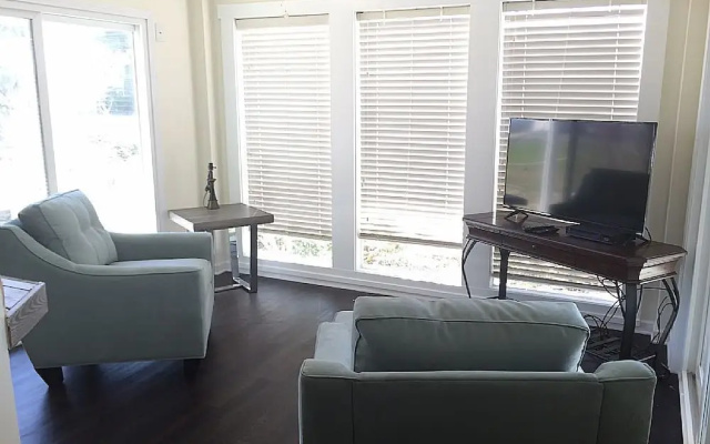 Sunlight - 4 Br Home
