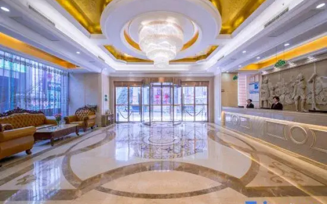 Vienna Hotel Xianning hot spring center flower bed shop
