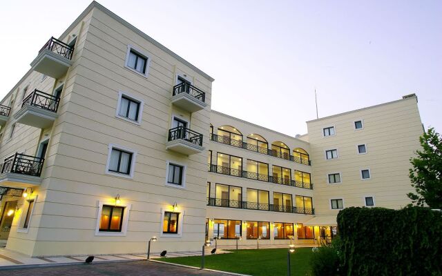 Отель Ramada Attica Riviera вид на фасад