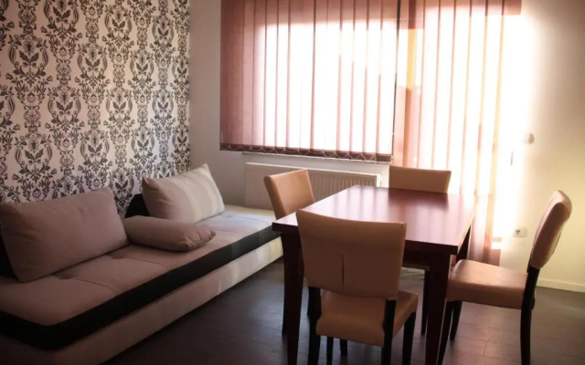 Apartmani i Bungalovi TROJKA