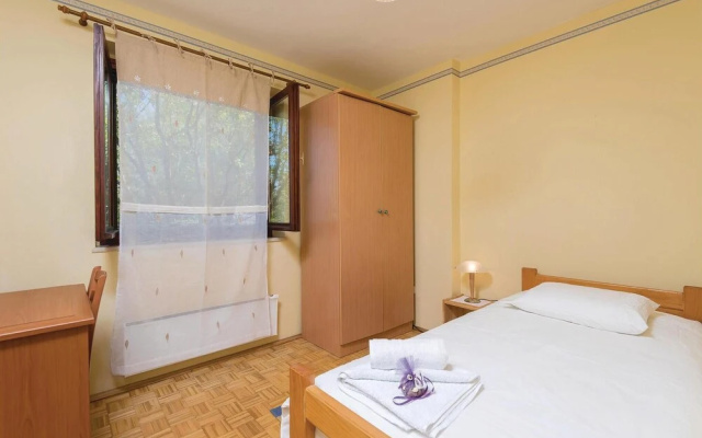 Stunning Home in Prigradica With Sauna, Wifi and 5 Bedrooms