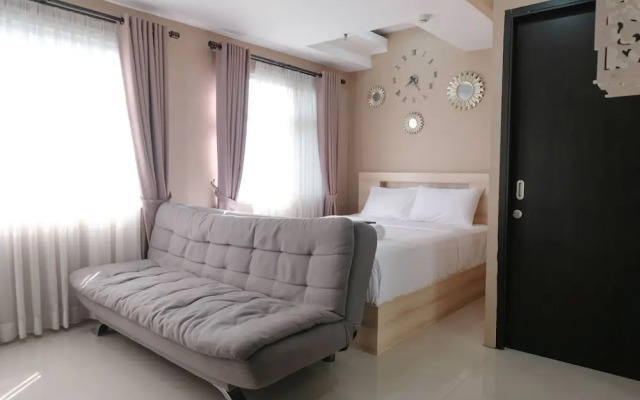 Spacious Studio With Extra Room At Grand Asia Afrika Apartment