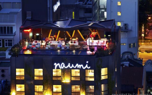 Naumi Hotel вид на фасад