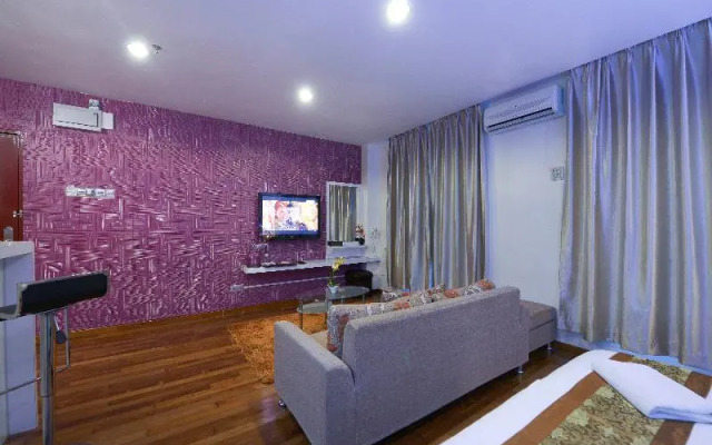 Standard Double room (full double bed) · Hotel Bahagia — photo 7
