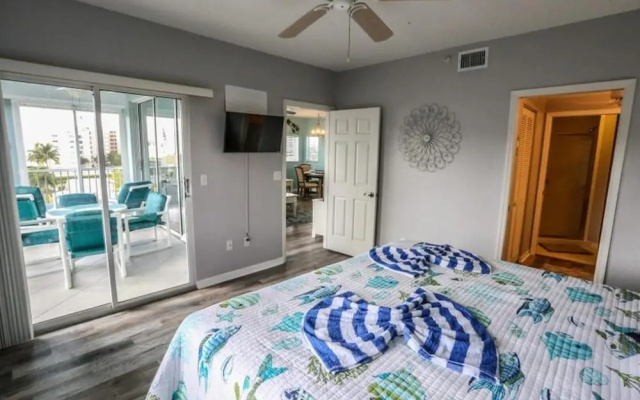 Captains Bay 403 - 6