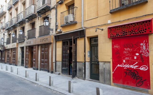Отель Alterhome Apartamento Paseo de las tapas вид на фасад