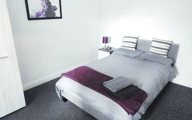 Outstanding and Spacious modern 4 bedroom house