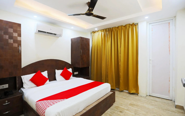OYO 48746 Moonlight Residency