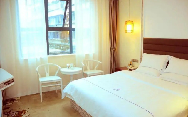Dujiangyan Huaxi Hotel