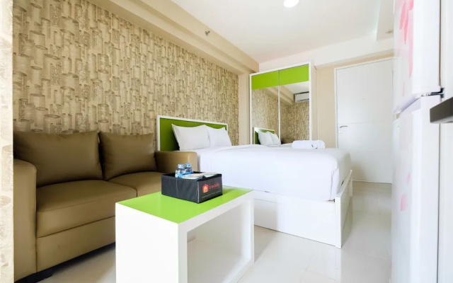 Modern and Minimalist Studio Bassura City Apartment