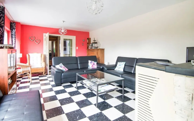 Picturesque Holiday Home in Nassogne with Garden