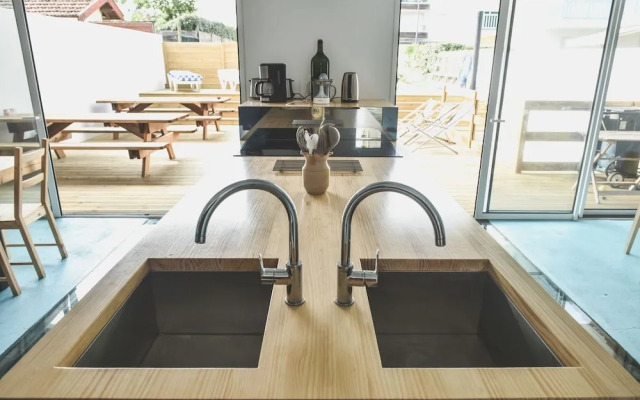 Body surf house