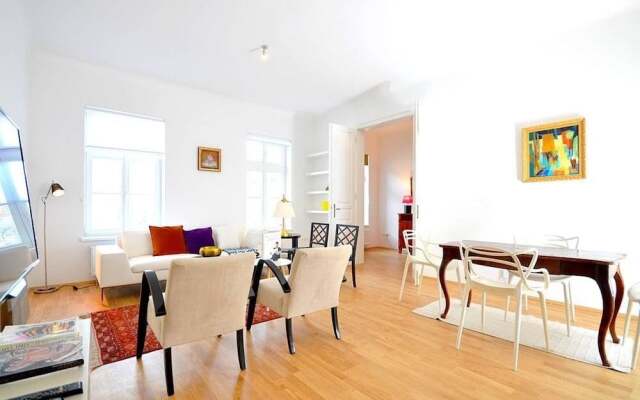 Апартаменты Vienna Residence Bright Apartment for 2 in Central but Quiet Location Вена комната для гостей