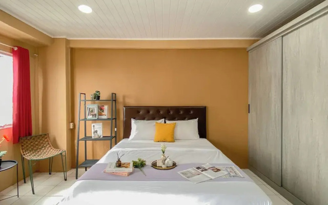 Big And Spacious Studio Apartment At Sky View