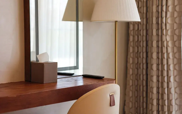 The Xon Hotel