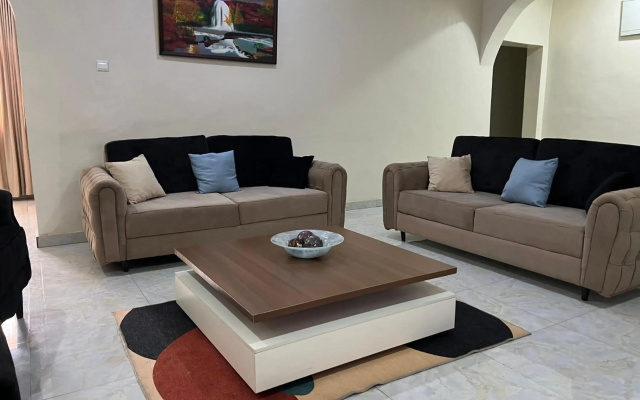 Well furnished and very spacious 2bedroom apartment in Wuye