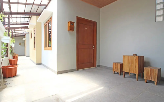 RedDoorz Premium At The Garden Suites Solo