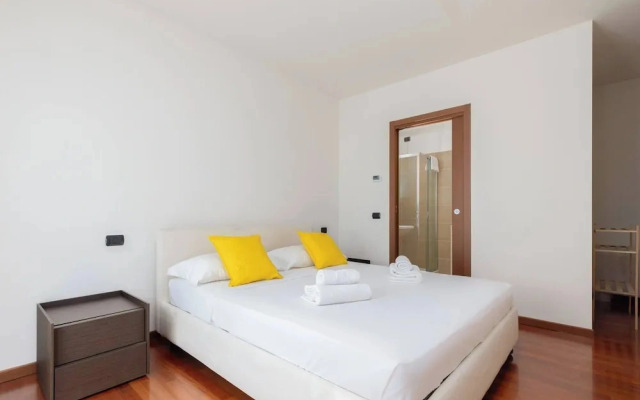 Large Duplex With Private Terrace Gluck Milan