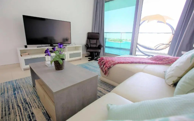 Stunning 1 Bedroom Sea View on the Palm