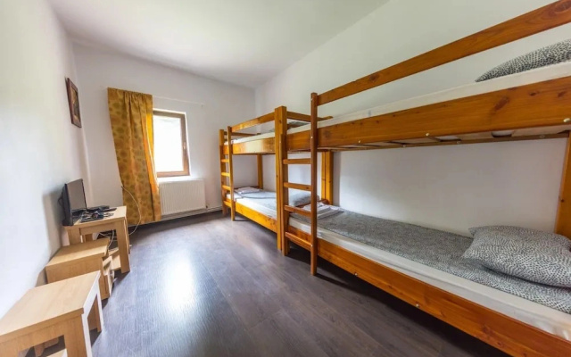 Route 68 Gurasada Park Hostel