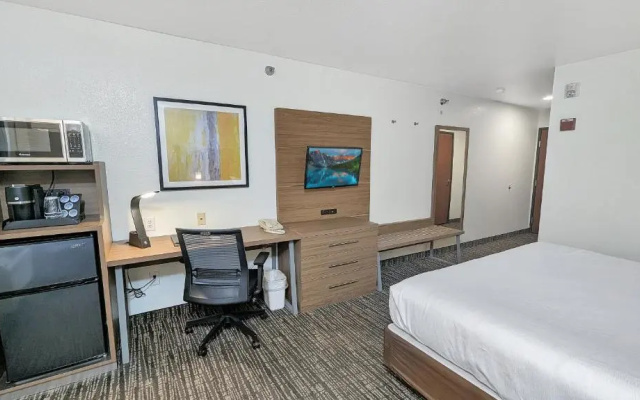 Estherville Hotel & Suites