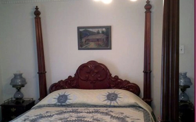 Parlor Car Bed & Breakfast