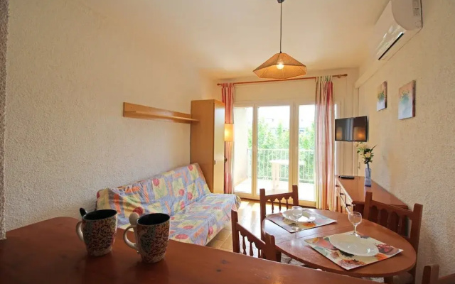 Studio in Empuriabrava Near Sandy Beach