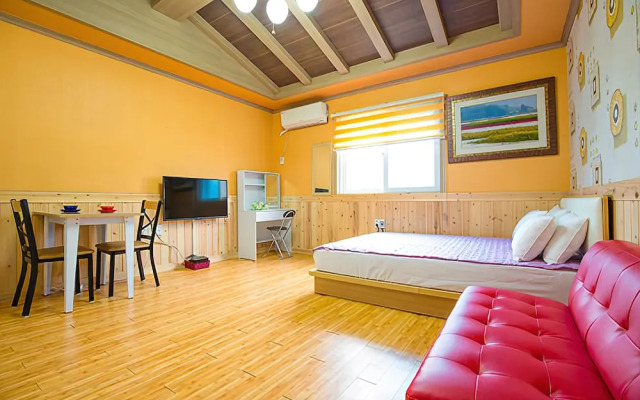 Suncheon Bay Pine Scent Pension