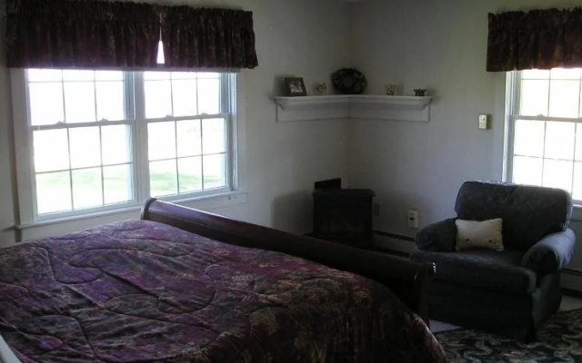 Cooper Hill Inn