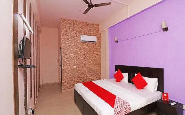 Oyo 43709 Glorious Stayz 53