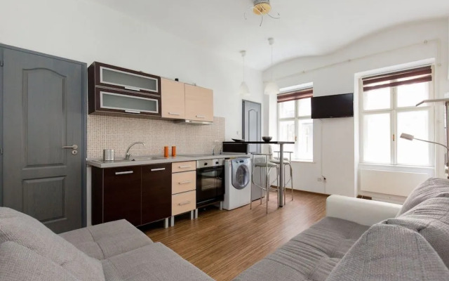 O 40 Apartment