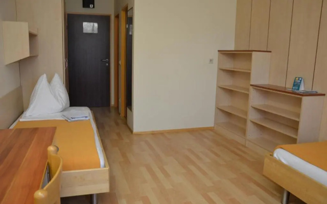 Mladinski dom - Hostel