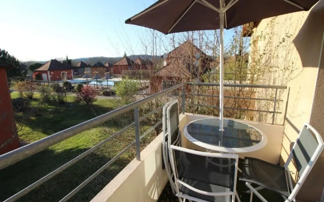 Cosy Apartment in Prayssac with Swimming Pool