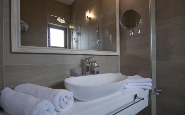 Ariadnes Holiday Accommodation II