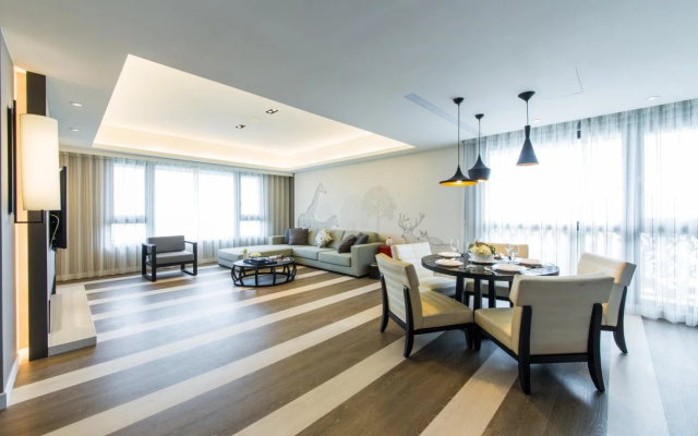 J Palace Residence