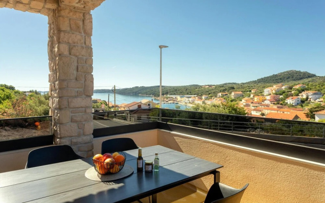 Awesome Apartment in Sali with Hot Tub, WiFi & 2 Bedrooms