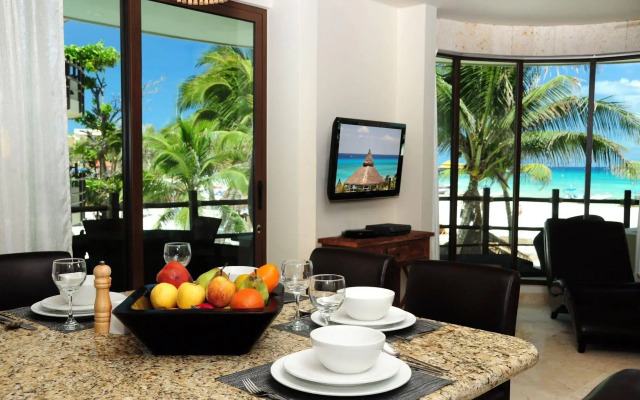 El Taj Oceanfront & Beachside Condo Hotel