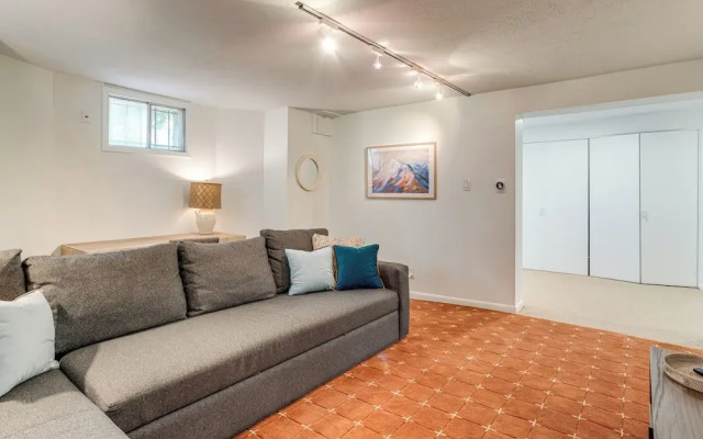 Walkable Apt w/ Off-street Parking in Cheesman!