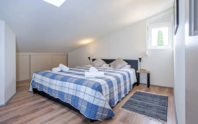 Lakovich Sea View Apartments