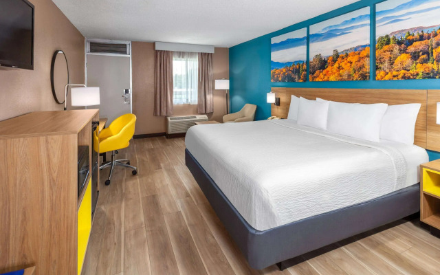 Days Inn by Wyndham Shelby