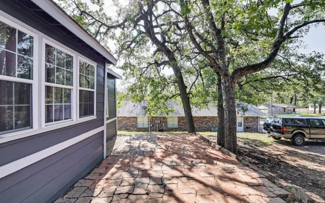 Near Campus & Casino: Family-friendly Durant Home!