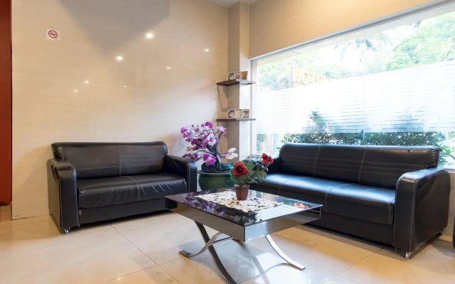 OYO 996 Hotel Transit